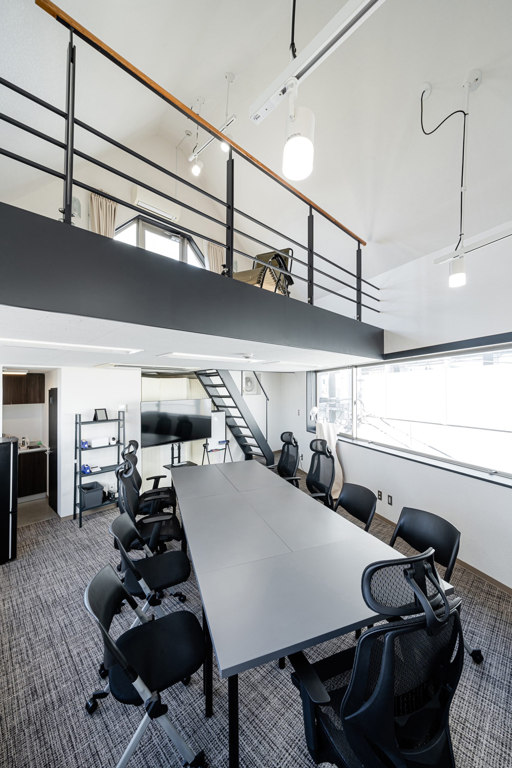 Meeting room in an occupied commercial space